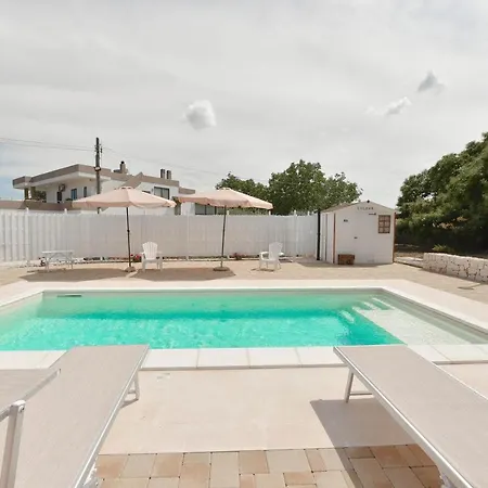 Trulli Colebe With Private Pool Daire Martina Franca