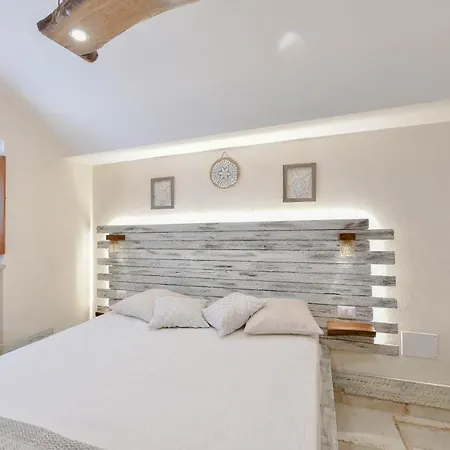 Apartment Trulli Colebe With Private Pool *