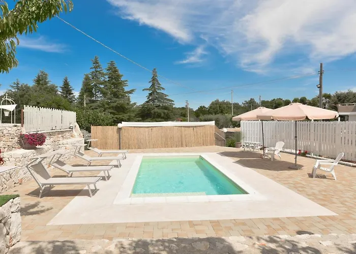 Trulli Colebe With Private Pool Appartement *