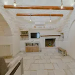 Trulli Colebe With Private Pool شقة