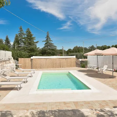 Trulli Colebe With Private Pool Apartment *