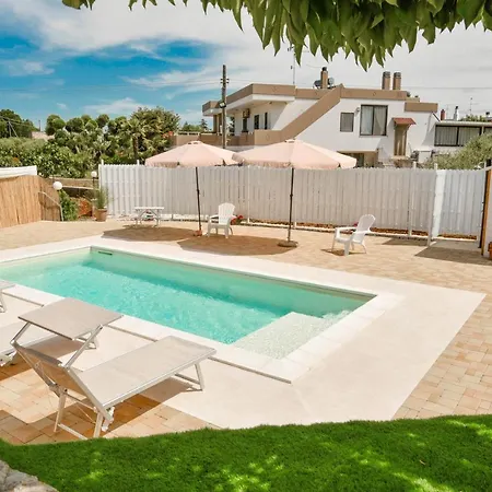 Trulli Colebe With Private Pool شقة *