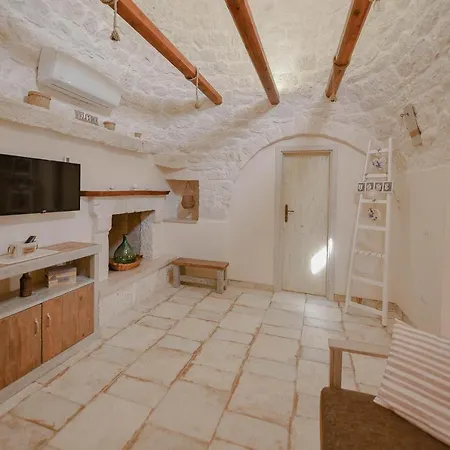 Trulli Colebe With Private Pool * 마르티나프란카