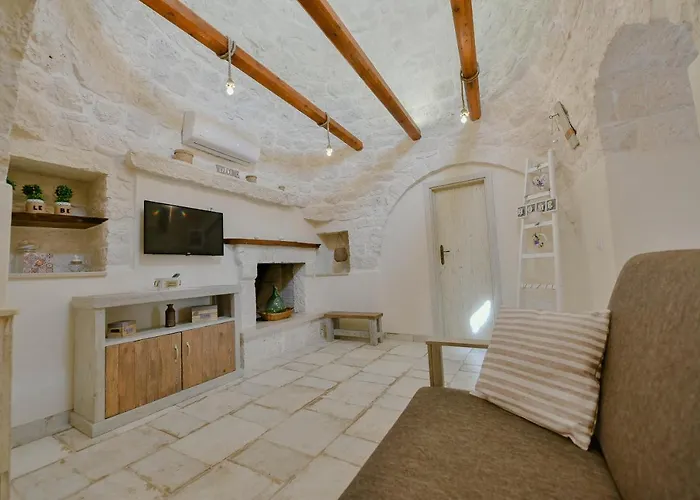 Trulli Colebe With Private Pool شقة